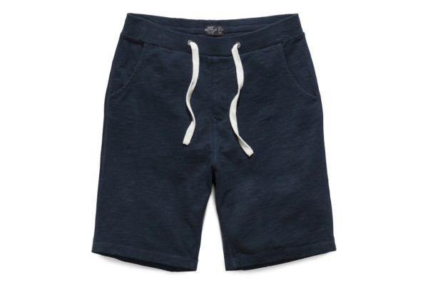 David Beckham modela colección navideña para H