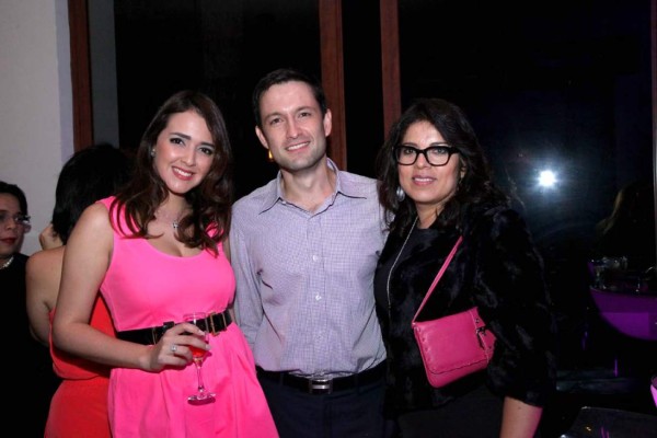 Rotundo éxito ESTILO Pink Party 2014