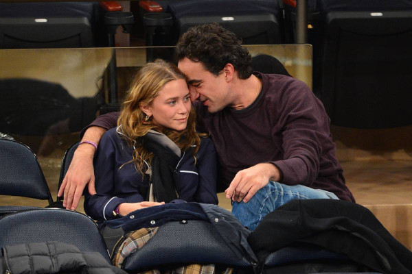 Mary Kate Olsen comprometida