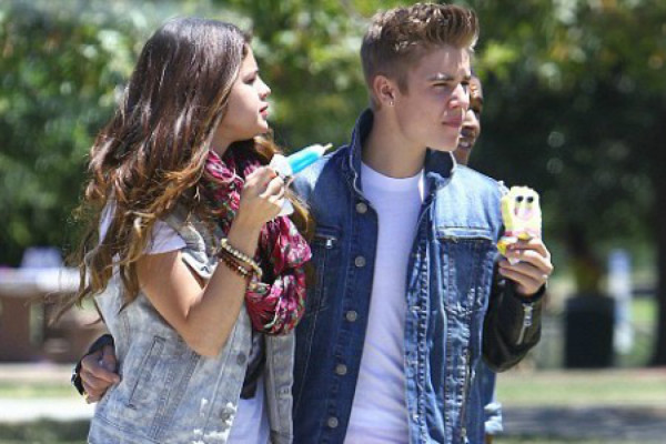Bieber dedica canción a Selena Gómez