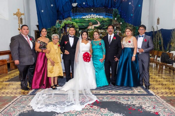 La boda de Rina Urquía y Raúl Aguilar