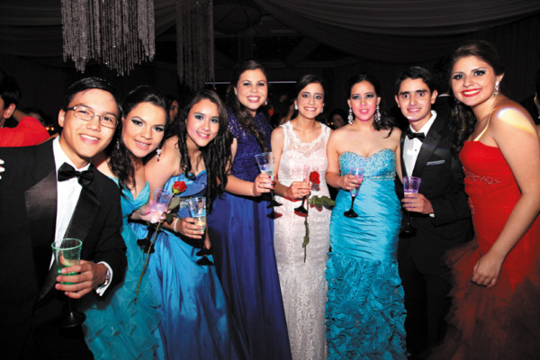 La prom de la Escuela Americana