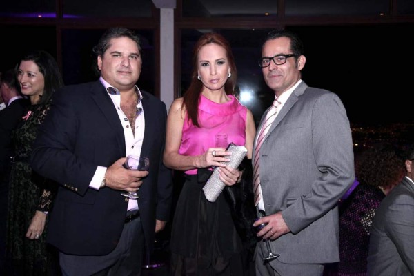 Rotundo éxito ESTILO Pink Party 2014