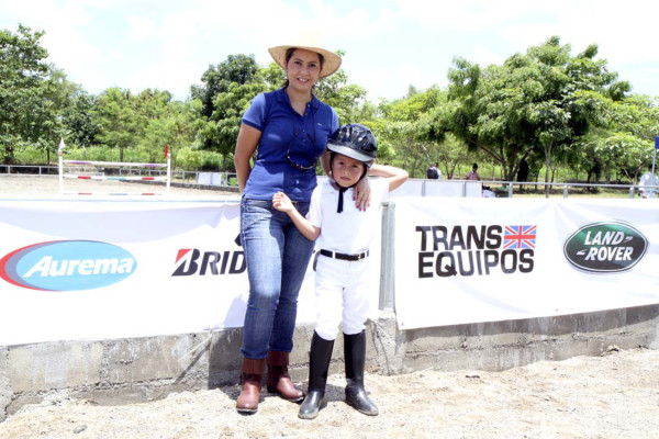 Competencia ecuestre de salto en La Lima