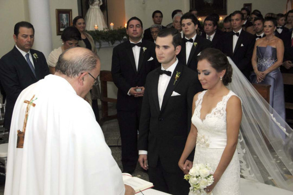 La boda de Neto Lázarus y Elisa Welchez
