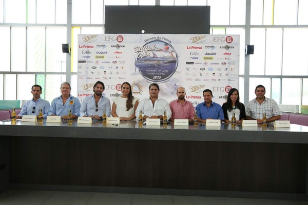 Emilio Canahuati, Favio Icaza, Mauricio Canahuati, Angela Andonie, Basilio fuschich, Roberto Calderón, Johnny Chahín, Rosa Elena Molina y Sergio Guevara. Foto: Alex Muñoz