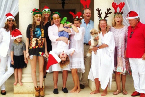 Hollywood celebra las festivas fiestas