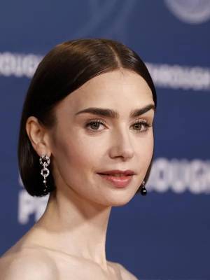 Lili Collins protagonizará la película, que todavía no tiene fecha de estreno ni se han aportado más detalles al respecto, y que narrará la caótica preproducción de Breakfast at Tiffany's, incluyendo teorías como que Capote quería que Marilyn Monroe protagonizara la cinta.