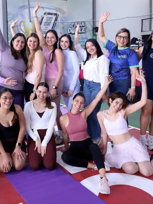 Volea Pickleball celebró el día de la mujer hondureña con Wellness &amp; Pickle Day, una experiencia donde las invitadas disfrutaron de una mañana de Barre y Pickleball, con un bazar de emprendedoras y un brunch dedicado a ellas.