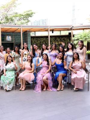 Los seniors 2026 de England School se reunieron en el Hotel InterContinental para celebrar un brunch especial. Elegantes y llenos de entusiasmo, los estudiantes llegaron listos para compartir risas, tomarse fotografías y disfrutar de la compañía de sus amigos, creando recuerdos inolvidables antes de cerrar esta etapa de su vida escolar.