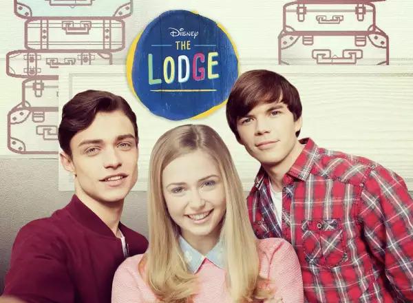 Luke es un chico Disney, pues del 2016 al 2017 protagonizó la serie de Disney Chanel, The Lodge,<b> </b>en donde compartió créditos con Sophie Simnett y Thomas Doherty. Fue entonces cuando, en 2020, llegó a las audiciones de Bridgerton. Se quedó con el papel de Colin Bridgerton, mismo que ha repetido durante las tres temporadas de la serie. En 2023, Newton regresó al teatro al protagonizar, junto a Amber Anderson<i>,</i> <i>The Shape of Things.</i>