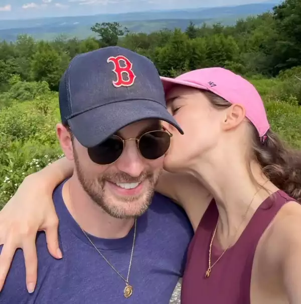 Chris Evans y Alba Baptista se casan en secreto