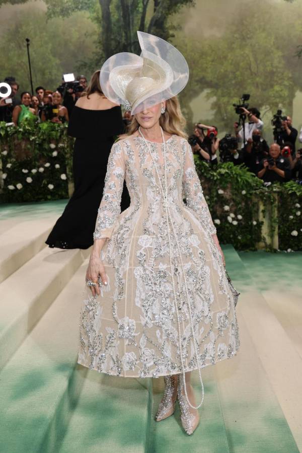 Sarah Jessica Parker posa en la Met Gala de 2024, el 6 de mayo de 2024, en el Museo Metropolitan de Nueva York. EFE/EPA/JUSTIN LANE