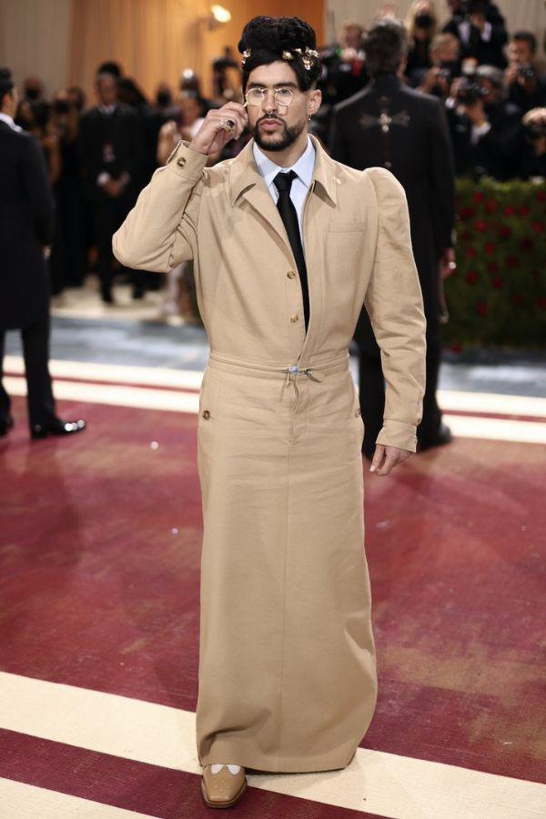 Bad Bunny en Burberry.