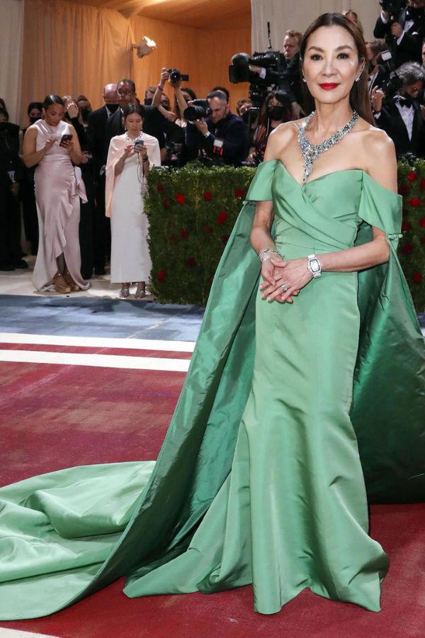 Michelle Yeoh en Atelier Prabal Gurung. 