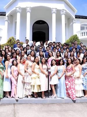 En una cálida mañana los seniors 2026 de la Macris School celebraron su esperado Senior Brunch en Invernaderos del Trigo. Los futuros graduados compartieron una reunión que marcó el inicio de su último año escolar. Los jóvenes disfrutaron de un exquisito desayuno y crearon momentos especiales que guardarán para siempre.