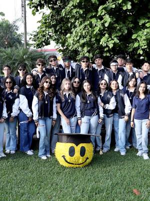 En una mañana cargada de entusiasmo, la generación 2026 de Hillcrest School celebró su esperado <i>entrance</i>. Los seniors iniciaron el día con un cálido desayuno en La Cuisinette, donde compartieron risas y momentos especiales junto a sus compañeros, antes de partir en caravana hacia su colegio para dar inicio a su último año de high school.