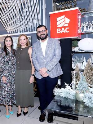 La temporada navideña llegó a la Veranda Loft. La tienda dio la bienvenida a su nueva colección navideña, en un evento íntimo donde los invitados disfrutaron de un elegante cóctel especialmente creado para la ocasión. El espacio ofreció el escenario perfecto para presentar las piezas que marcarán la temporada festiva.