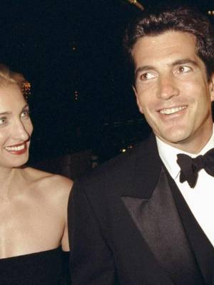 John F. Kennedy Jr. y Carolyn Bessette-Kennedy en la gala de la Municipal Art Society.