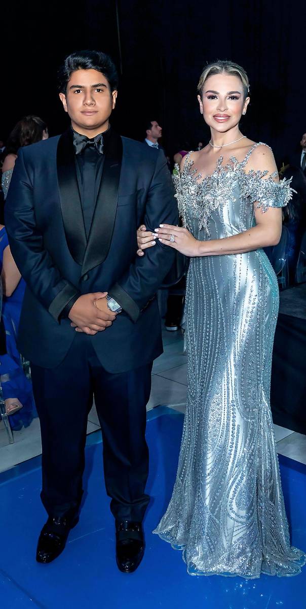 Desfile de Padres e Hijos en la gala de graduación de la Escuela Internacional Sampedrana 2026