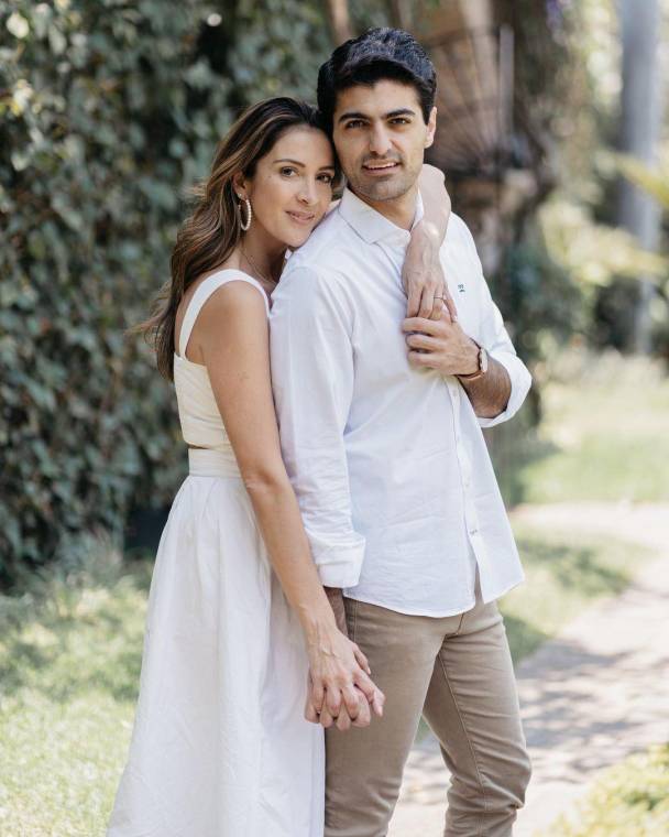 Maity Interiano y Anuar Zidan celebran su boda civil