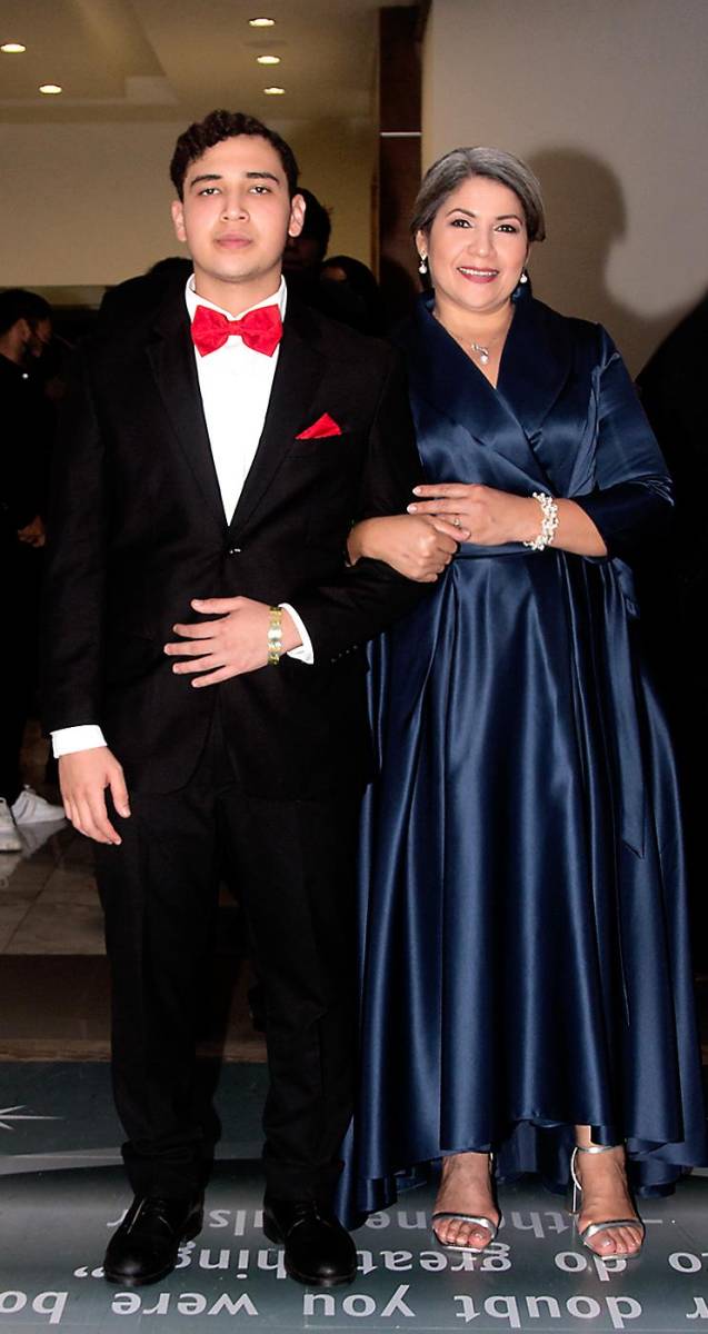 Jean Carlo Avila y Kelly Cruz.