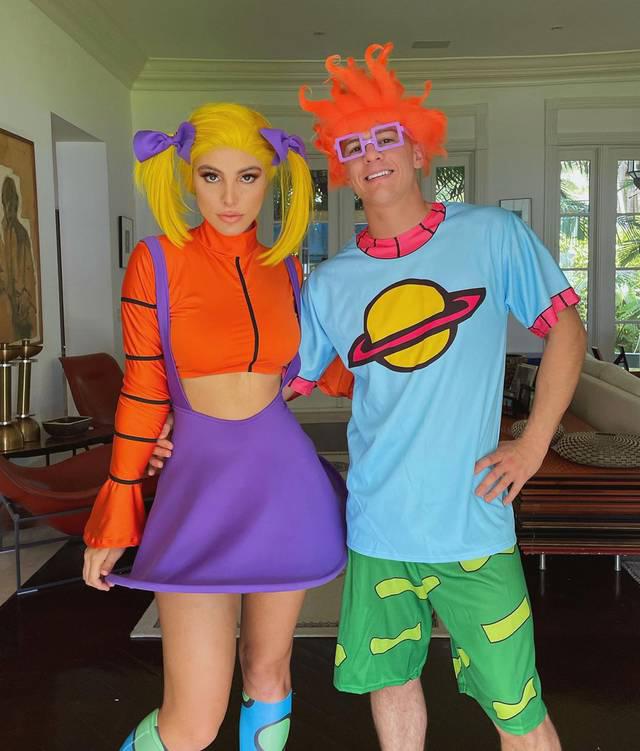 Lele Pons y Guaynaa como Angélica y Carlitos de los Rugrats.