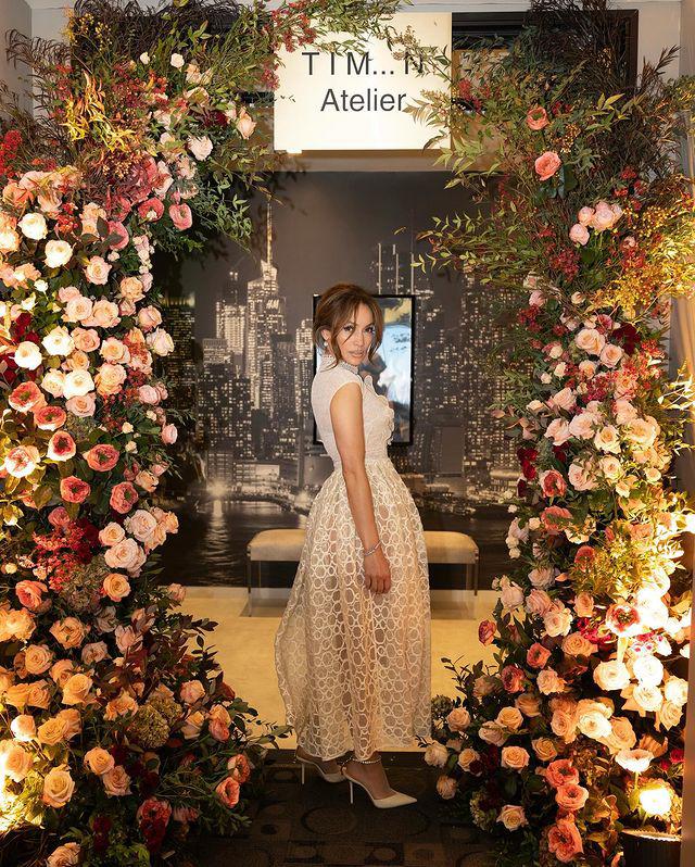 La estratégica exhibición estaba cuidadosamente planeada para destacar que, al igual que las modelos de ensueño, ella también deslumbraba con la nueva colección de Intimissimi: “This Is Me Now”.