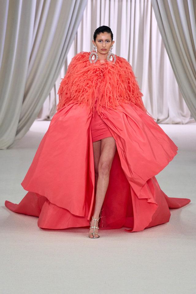 Giambattista Valli presenta colección Alta Costura Primavera-Verano 2023