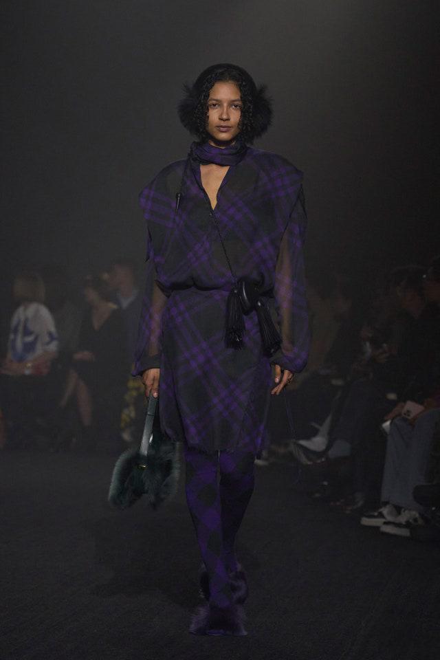 Burberry presenta su colección Otoño Invierno 2023/2024