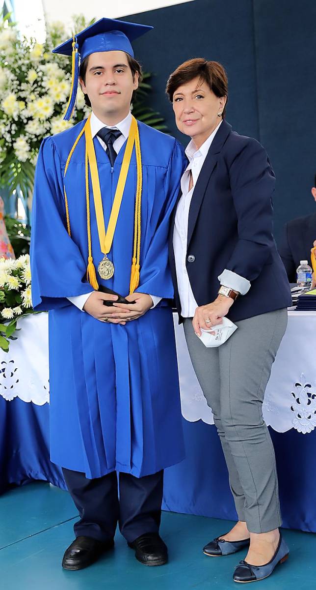 Carlos Varela con mrs Mónica Weddle