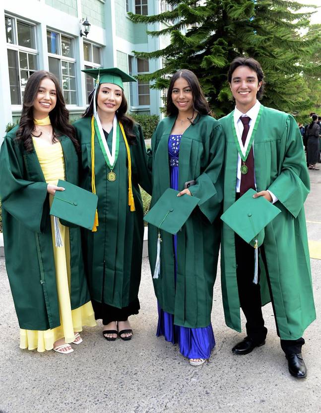 La graduación de la Academia Los Pinares fue más que una ceremonia: fue el cierre de una etapa llena de aprendizajes, amistades y sueños cumplidos. ¡Felicidades, Seniors 2025! El futuro es de ustedes.