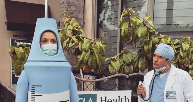 Katy Perry y Orlando Bloom se disfrazaron o de doctor y una jeringa.
