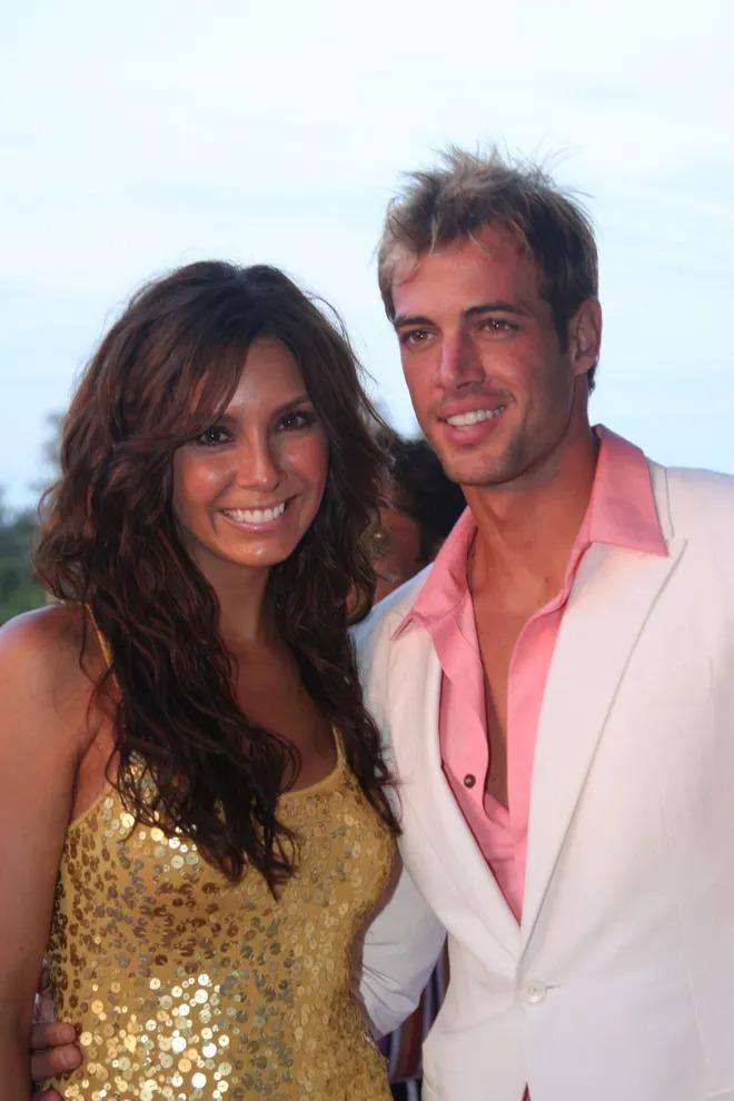 La historia de William Levy y Elizabeth Gutiérrez empezó en<b> 2002</b>, cuando se conocieron en el reality show Protagonistas de telenovela. El flechazo fue inmediato y empezaron un romance.