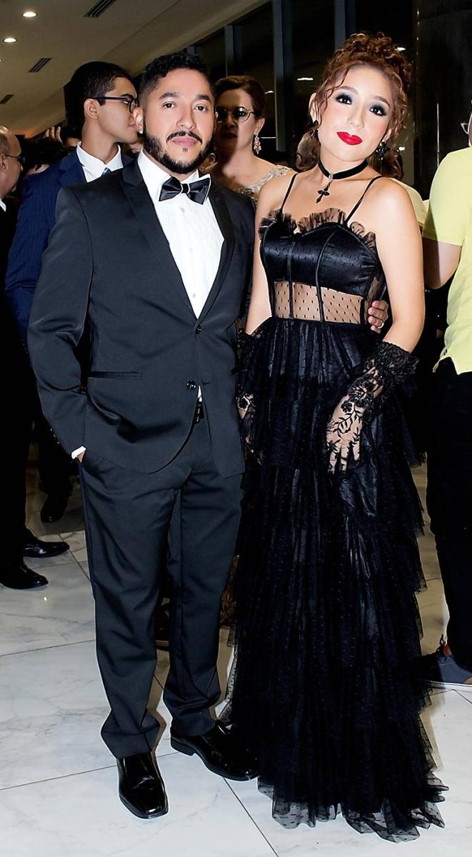 Leticia Acosta y su hermano.