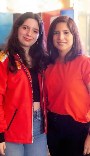 La emoción de la Fórmula 1 llegó a San Pedro Sula con Shell Watch the Race del Gran Premio de México 2025, celebrado en el Club Hondureño Árabe. El Salón Jordán se convirtió en un dinámico escenario estilo sala de cine, donde los asistentes disfrutaron la transmisión en vivo directamente desde la Ciudad de México.