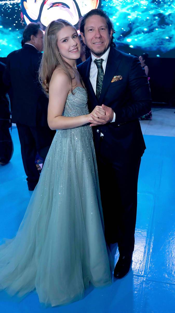 Desfile de Padres e Hijos en la gala de graduación de la Escuela Internacional Sampedrana 2026