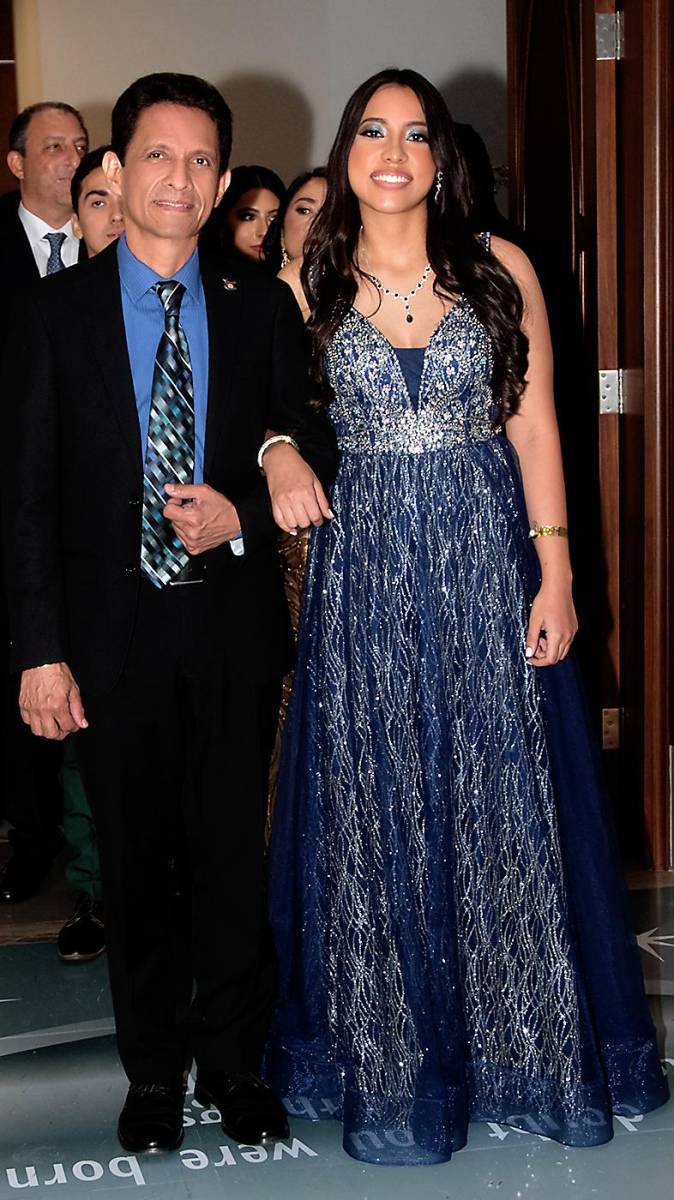 Roberto Castellanos y su hija Isabella Castellanos.