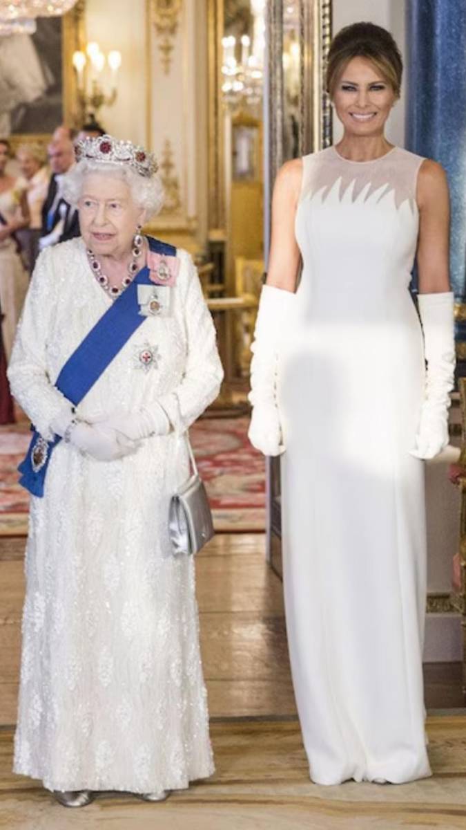 El 3 de junio de 2019, durante un banquete en el palacio de Buckingham, Melania Trump eligió un vestido blanco con transparencias de <b>Dior </b>Alta Costura, combinado con guantes hasta el codo y un moño italiano, evocando el estilo de las divas del cine.