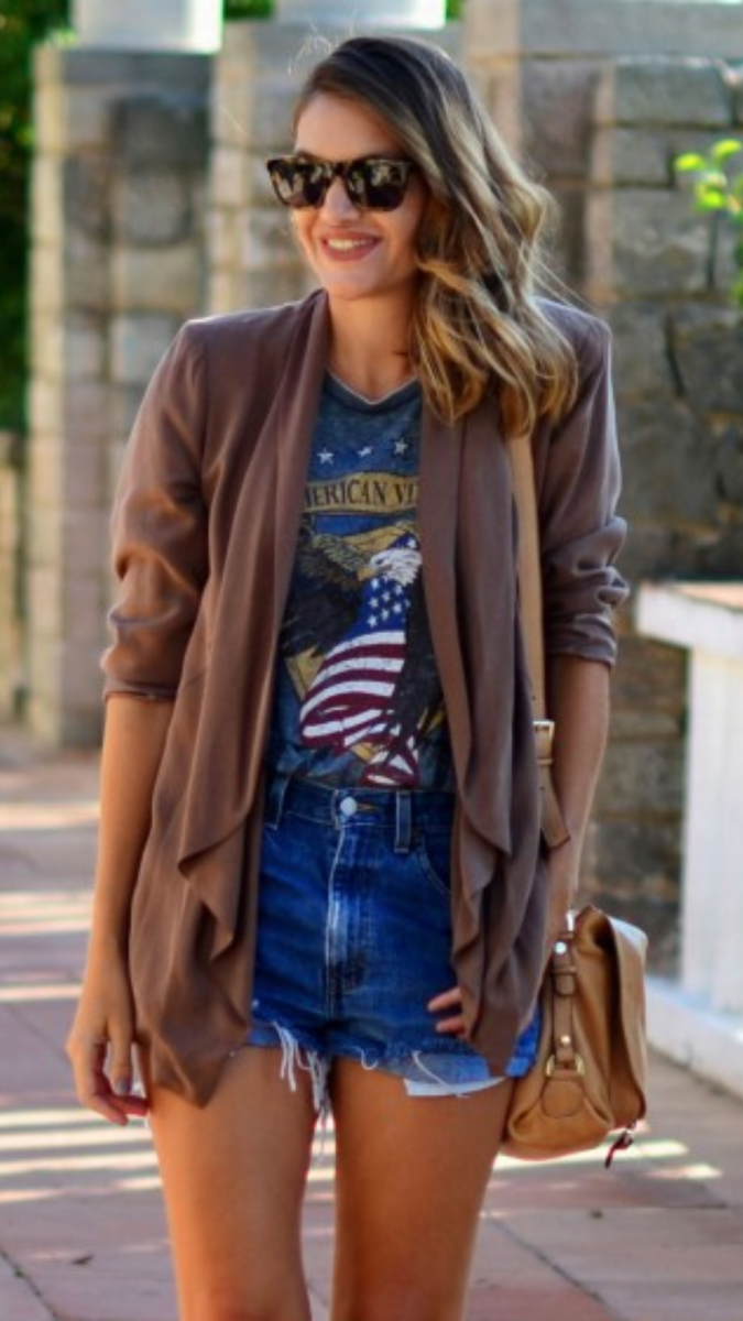 <b>Look Cañero</b>Desde camisetas gráficas hasta shorts desgastados y zapatillas llamativas, el verano es el momento ideal para lucir atrevido y fresco al mismo tiempo. Combina prendas con actitud y accesorios llamativos para destacar bajo el sol estival. 