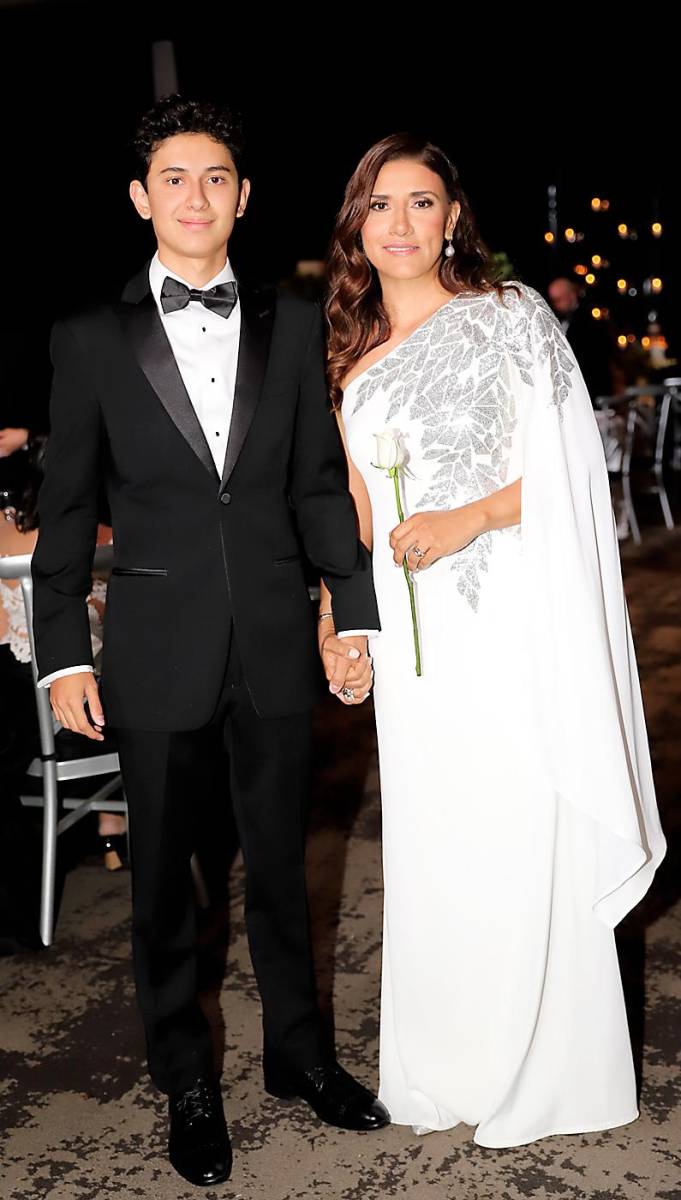 Antobuo Bálsamo y Nicole Bondy