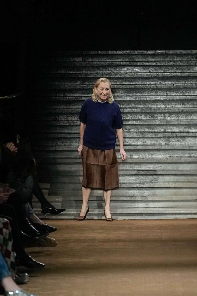 “Esta colección no solo habla de tendencias, sino de la identidad misma, proyectando una visión donde el estilo es un vehículo de expresión sin limitaciones de edad.” señalo Miuccia Prada