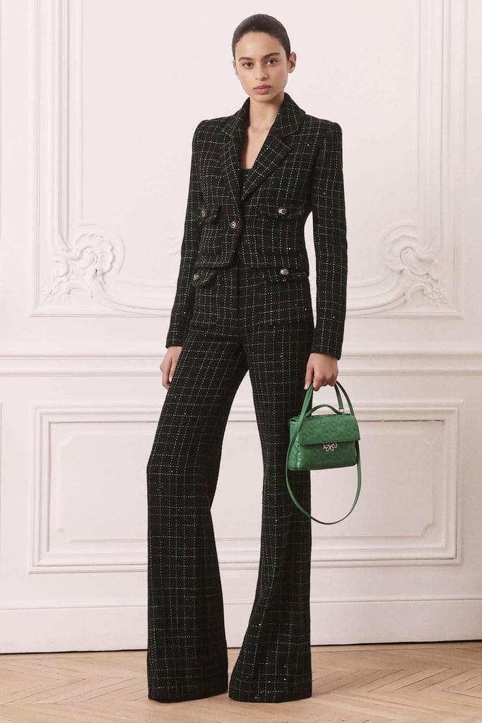 Trajes de tweed con lentejuelas o dándole a una chaqueta bomber un acabado de malaquita