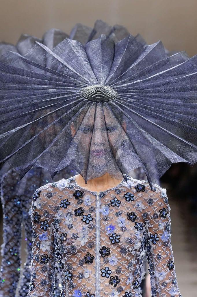 Elegante tocados de seda 