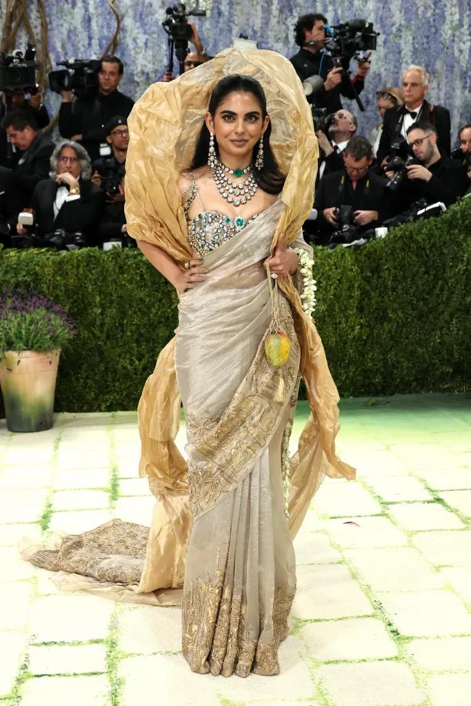 Isha Ambani con un vestido de Gaurav Gupta.