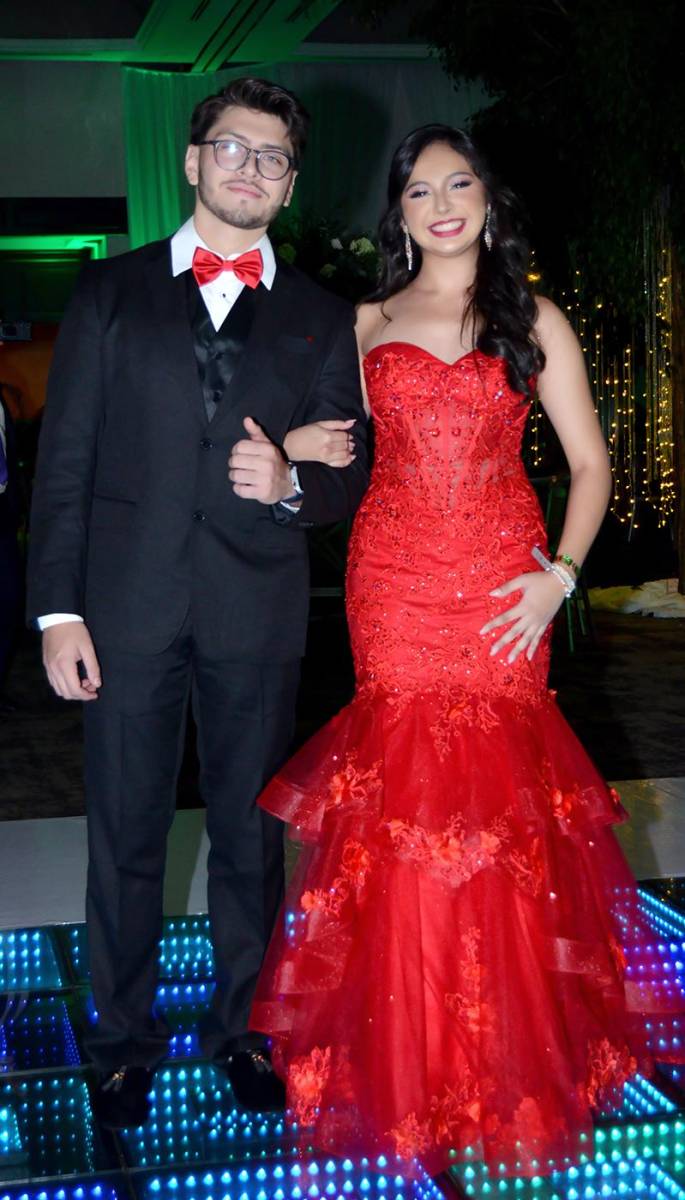 Andree Moreno Guillen y Camila Ruiz