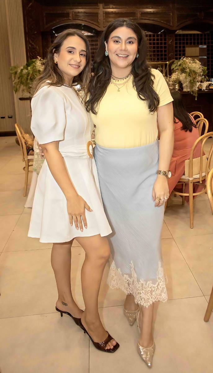 Paulina Oropeza y Larissa Aguirre. 