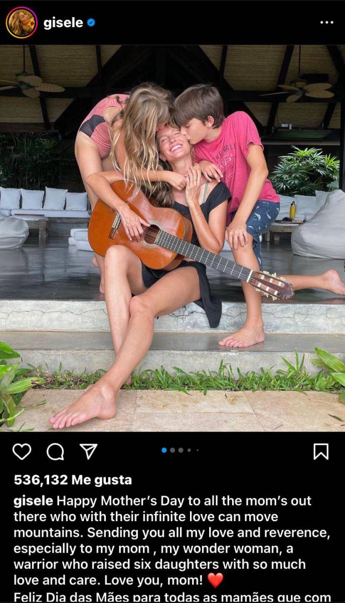 Gisele Bündchen compartió una tierna foto juntos a sus hijos. “Feliz Día de la Madre a todas las mamás que con su amor infinito pueden mover montañas. Les envío todo mi amor y reverencia, especialmente a mi mamá, mi mujer maravilla, una guerrera que crió a seis hijas con tanto amor y cuidado”.