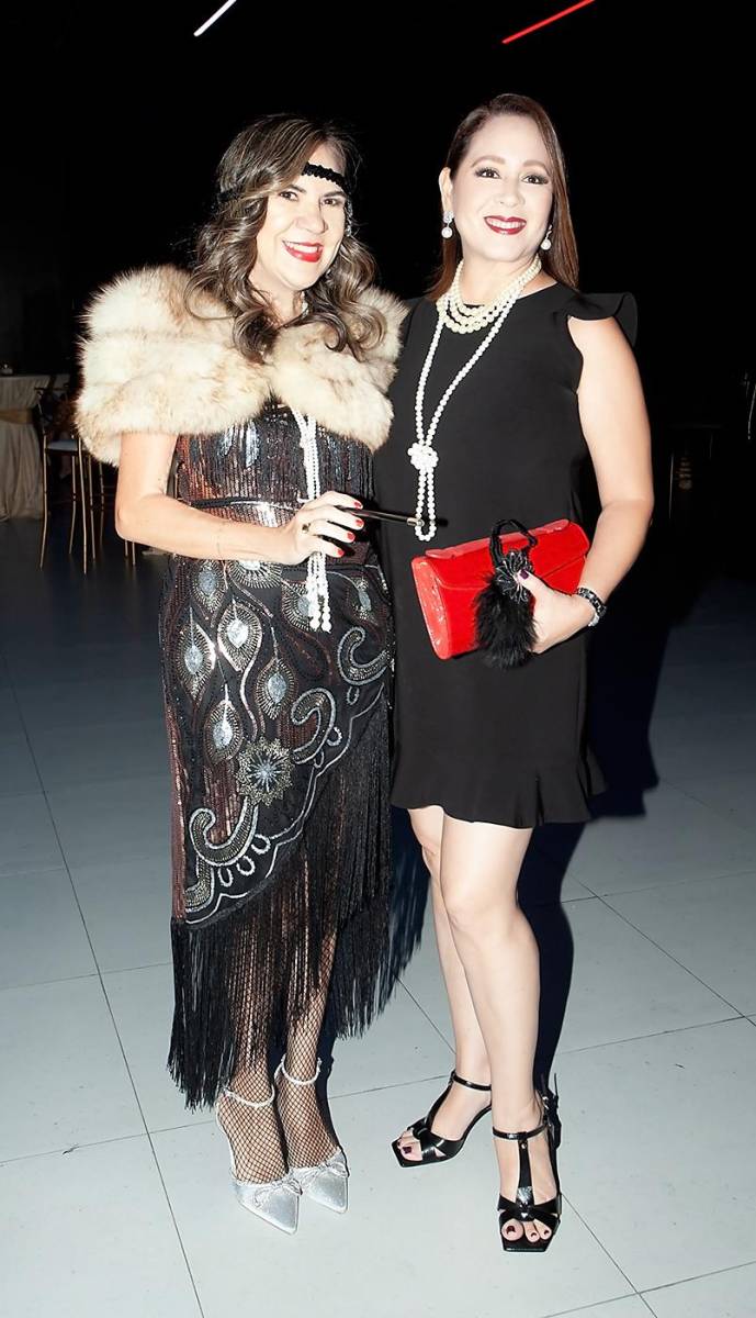 Denia Flores Gómez y Emma Robelo.