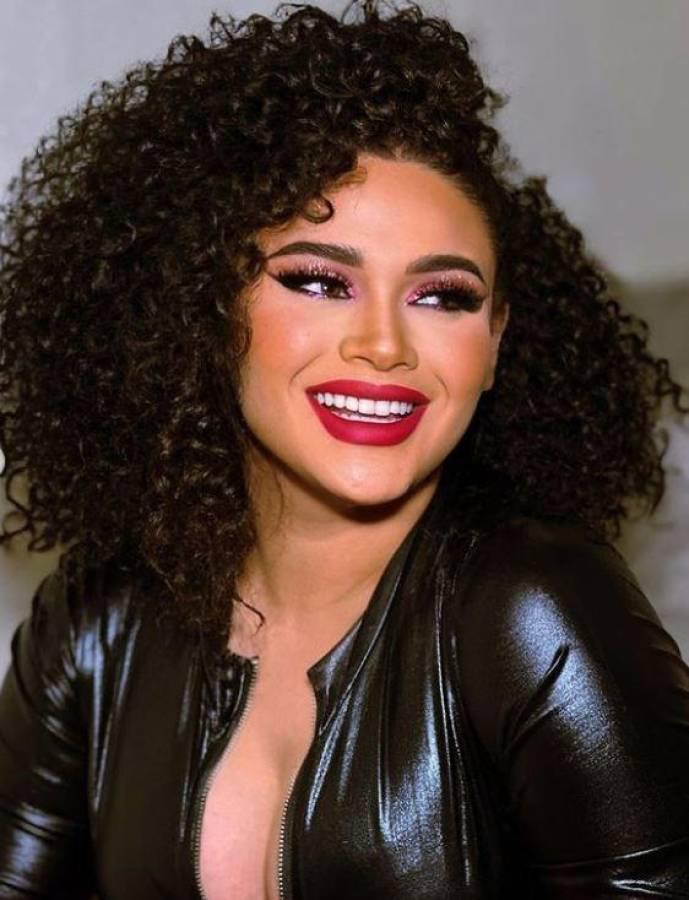 Su debut será en la producción de “Priscilla, reina del desierto”, bajo la dirección y traducción para México de Joserra Zúñiga. En esta obra, Cesia asumirá el desafiante rol de “Diva”, un personaje que promete destacar y cautivar al público con su interpretación.